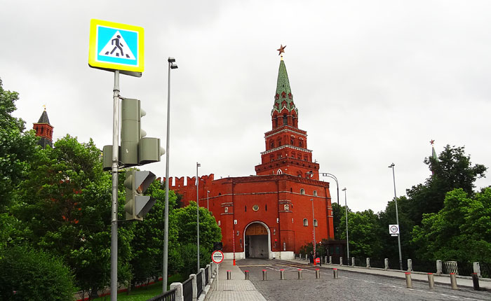 Боровицкая башня кремля